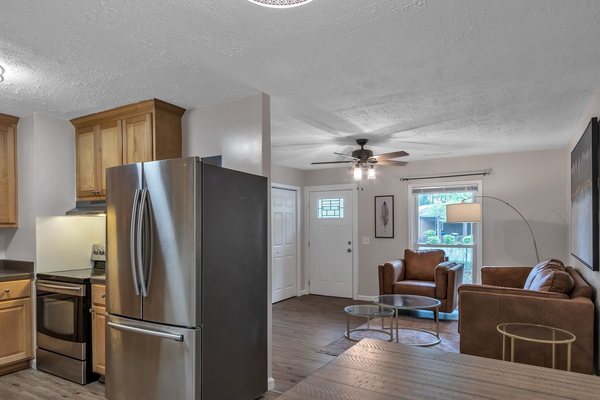 Cozy and Peaceful - Great Outdoor space by RedAwning