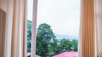 Mountain View Deluxe Room | Balcony view