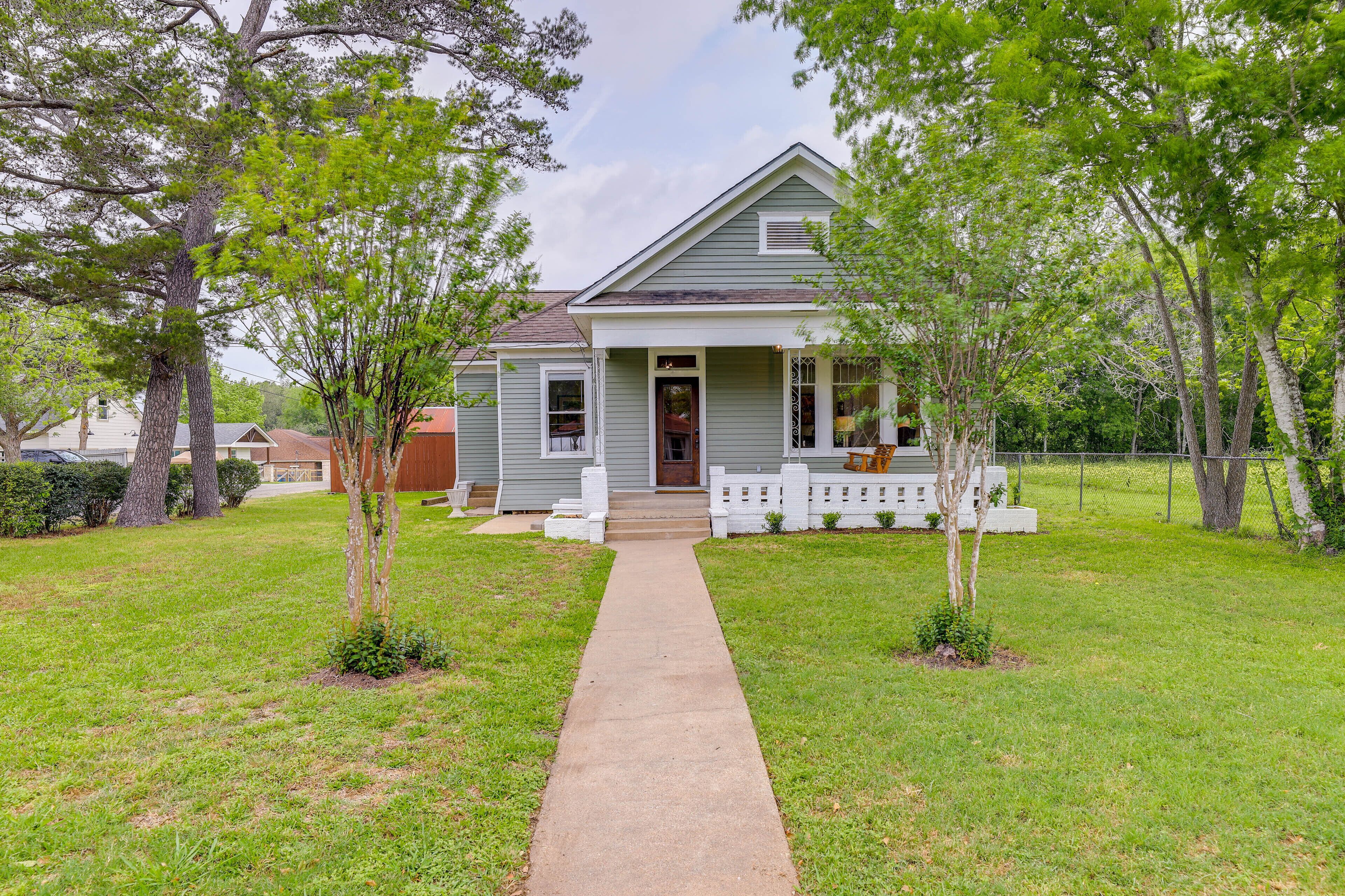 Cozy Bellville Home w/ Gas Grill + Private Yard!