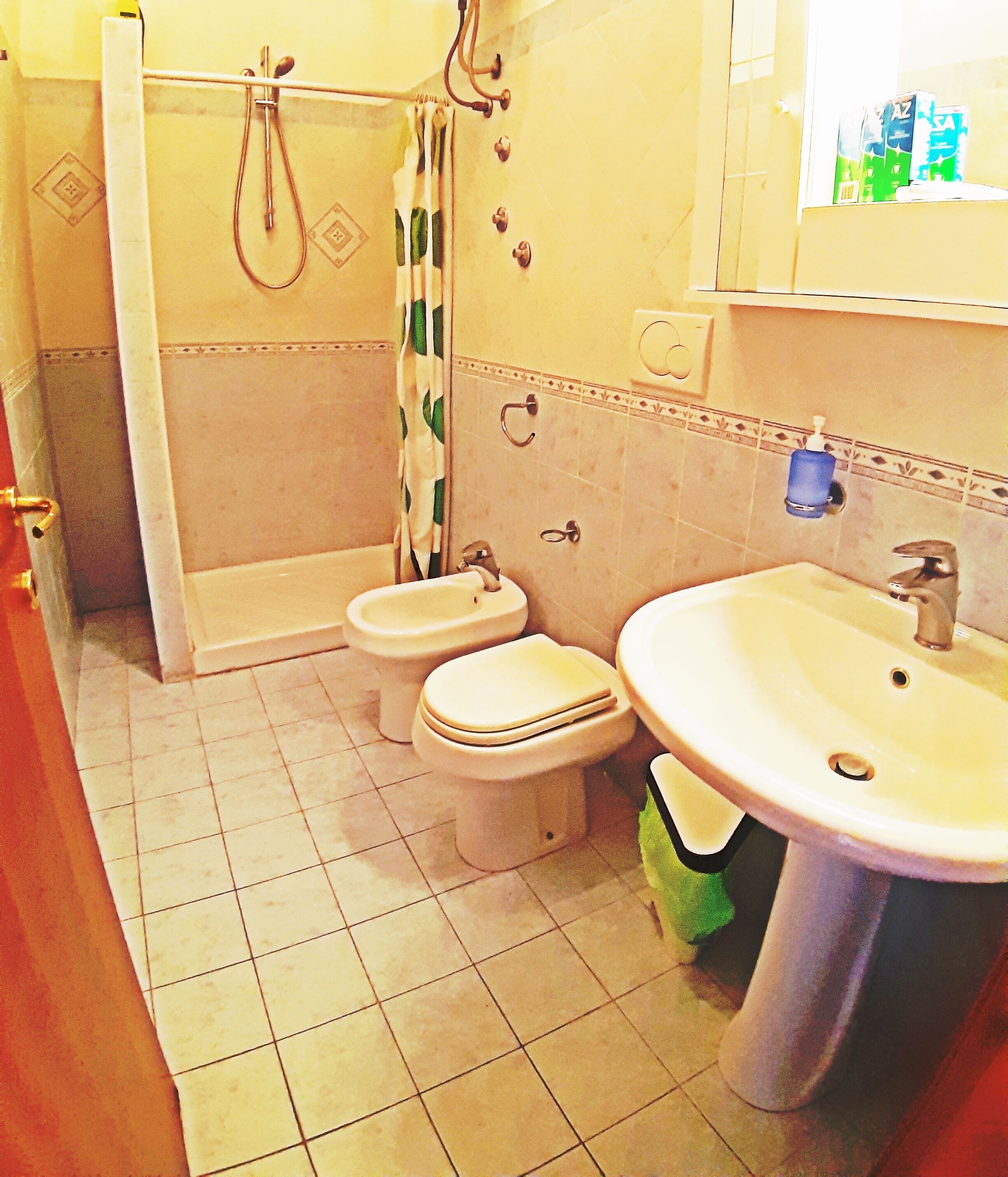 Large independent 120 m2 apartment, 2 bedrooms, double living room and terrace. 