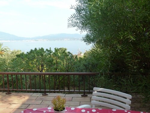 Villa 6p sea view all comfort beach accessible on foot!