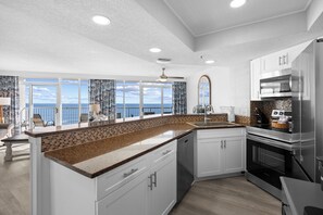 Fridge, microwave, oven, stovetop - Beach Time Oceanfront 3Bedroom 3Bath SeaWatch Resort (Myrtle Beach)