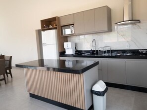 Private kitchen - Formosa - Swimming pool with spa just a few steps from the club (Paranapanema)