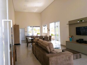 Living area - Formosa - Swimming pool with spa just a few steps from the club (Paranapanema)