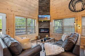 智能电视、壁炉、电子游戏