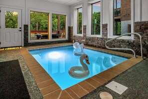 屋内プール、温水プール
