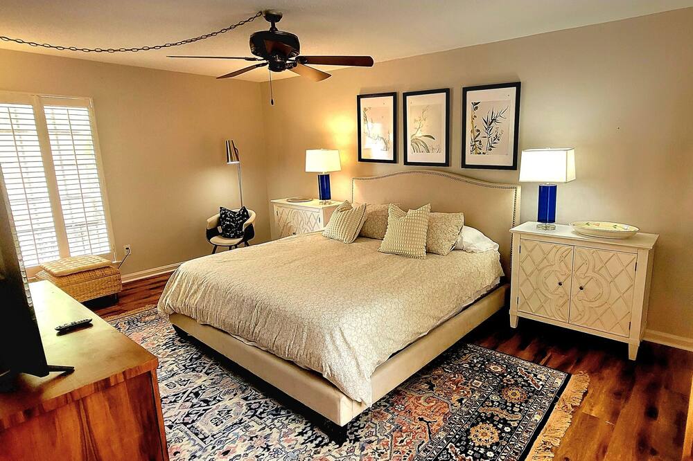 Historic Cloverdale Villa