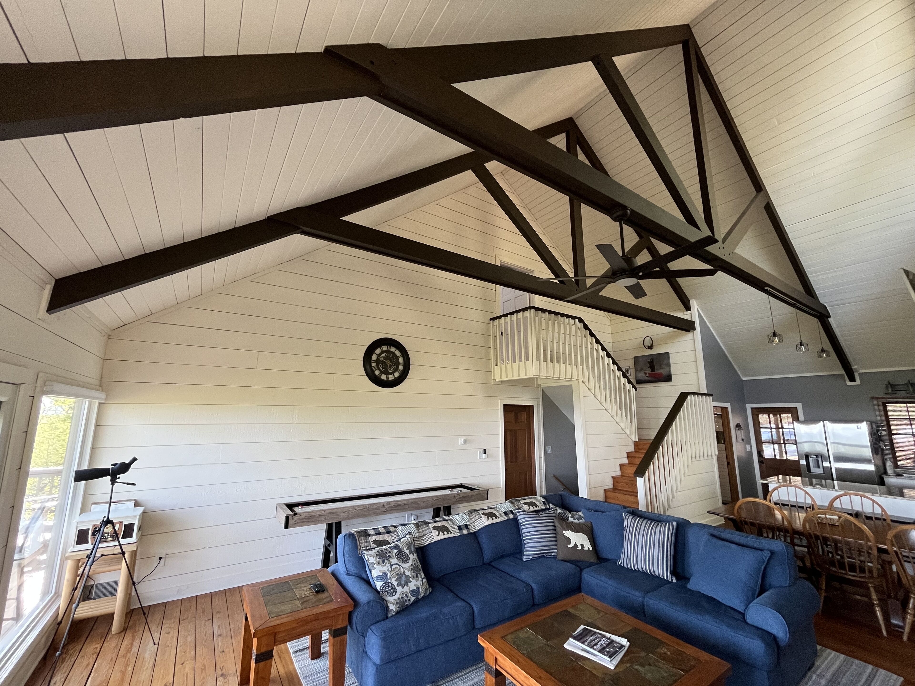 Sweet Retreat Cabin - Beautiful Fall Mountain Views/Arcade/Shuffleboard/Pinball