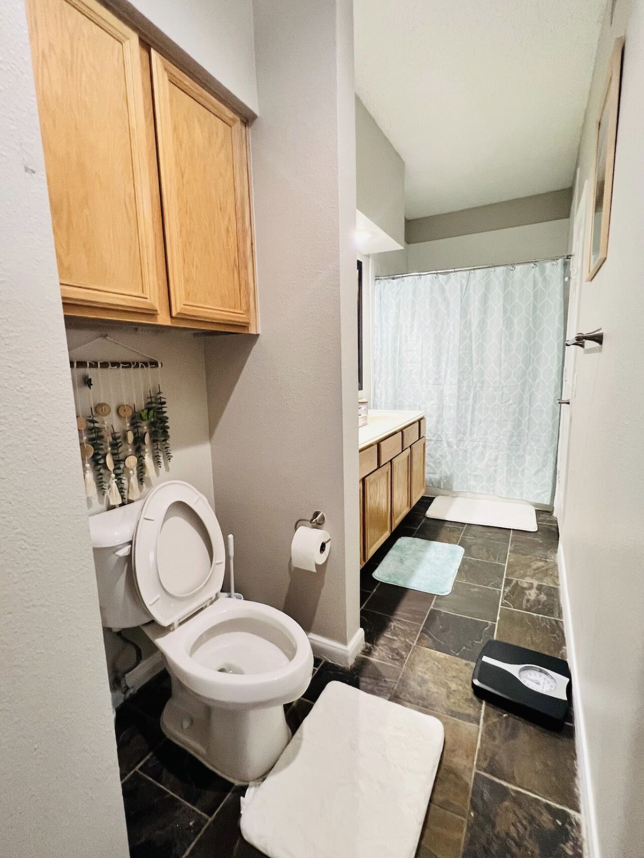 One Bed/ One Bath Luxurious Apartment by Galleria