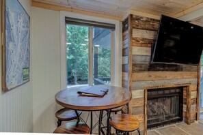 Dining - Heart of Sugar Mountain Studio with King Bed (Avery County)