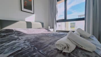 2 bedrooms, desk, iron/ironing board, free WiFi