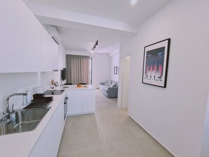Fridge, oven, dishwasher, electric kettle - STAY Anemone 20 (Protaras)
