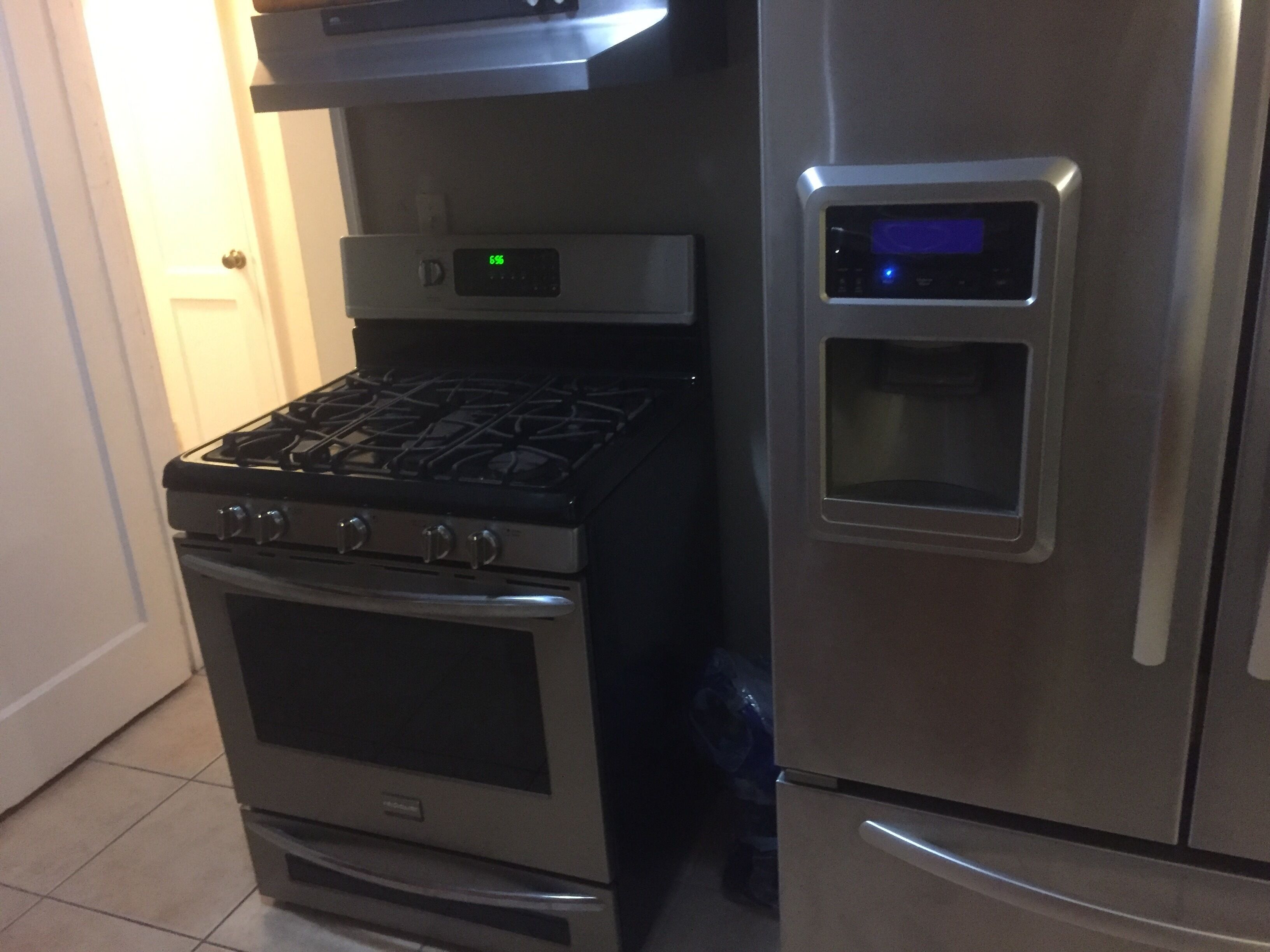 Duplex with  private Entrance , A block from UBS Arena & Belmont Park,