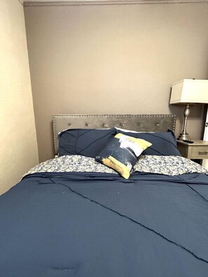 3 bedrooms, desk, iron/ironing board, free WiFi