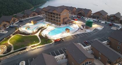 Sunnyside Haven- 7BR- Sleeps 22! Close to Silver Dollar City & Dogwood Canyon!