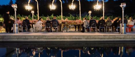 屋外ダイニングエリア