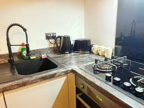 Lovely 3 Bedroom Apartment Near QE Hospital Harborne Birmingham