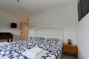 3 camere, una scrivania, ferro/asse da stiro, Wi-Fi