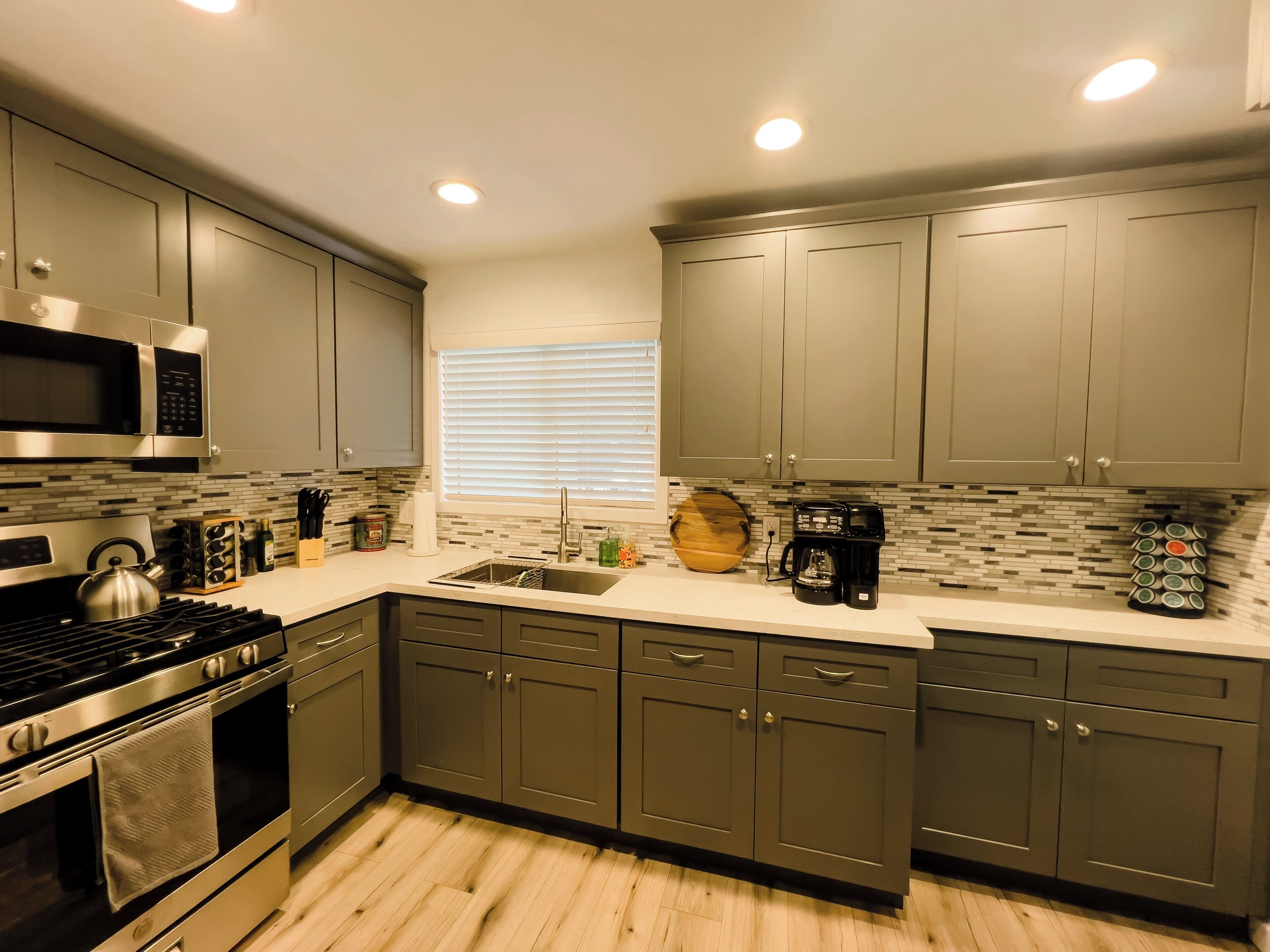 Refrigerador, microondas, horno, placa de cocina