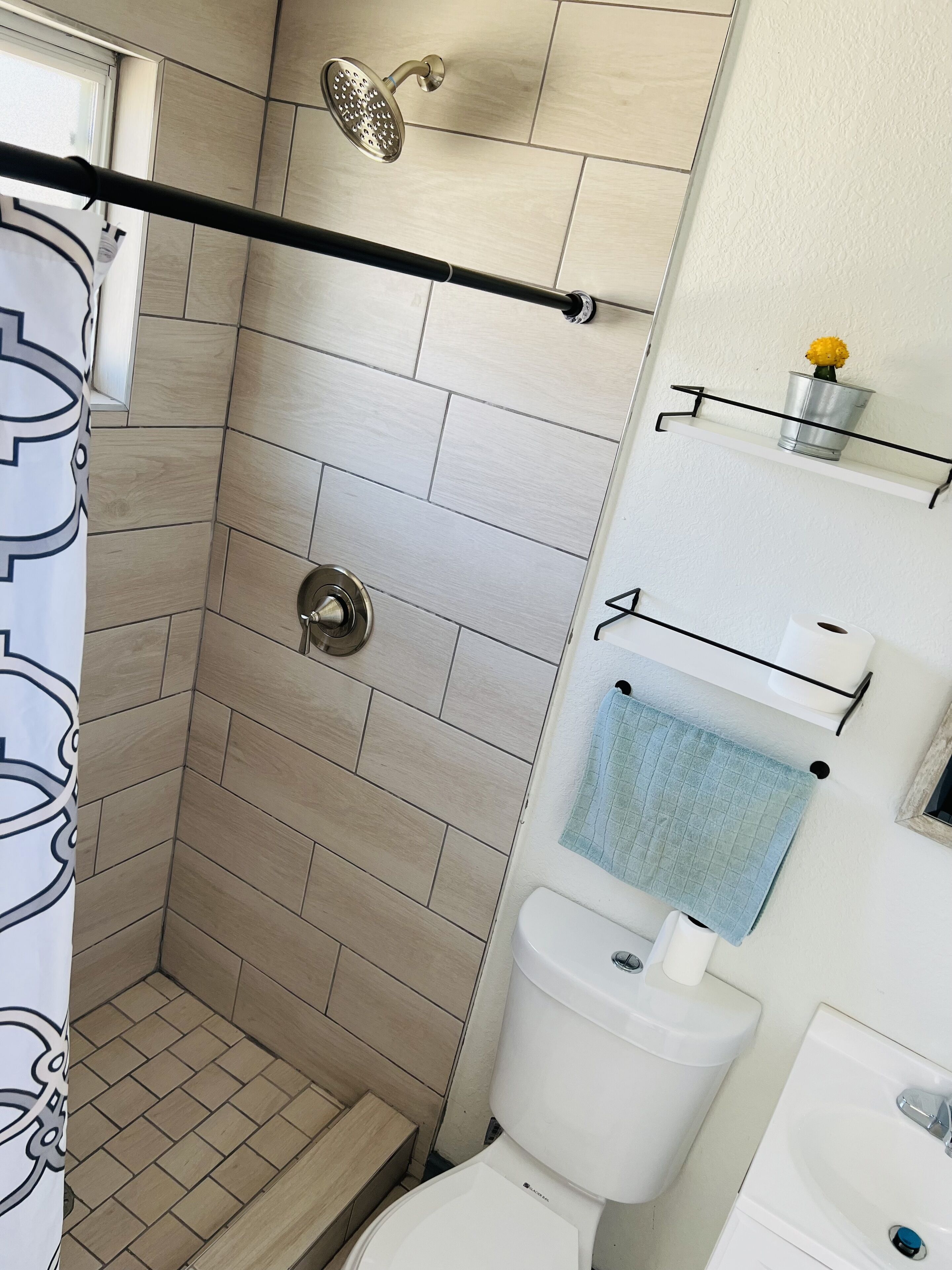 7 Minutes from Downtown!