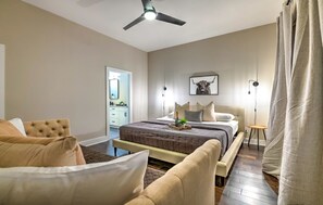 4 bedrooms, iron/ironing board, travel crib, free WiFi