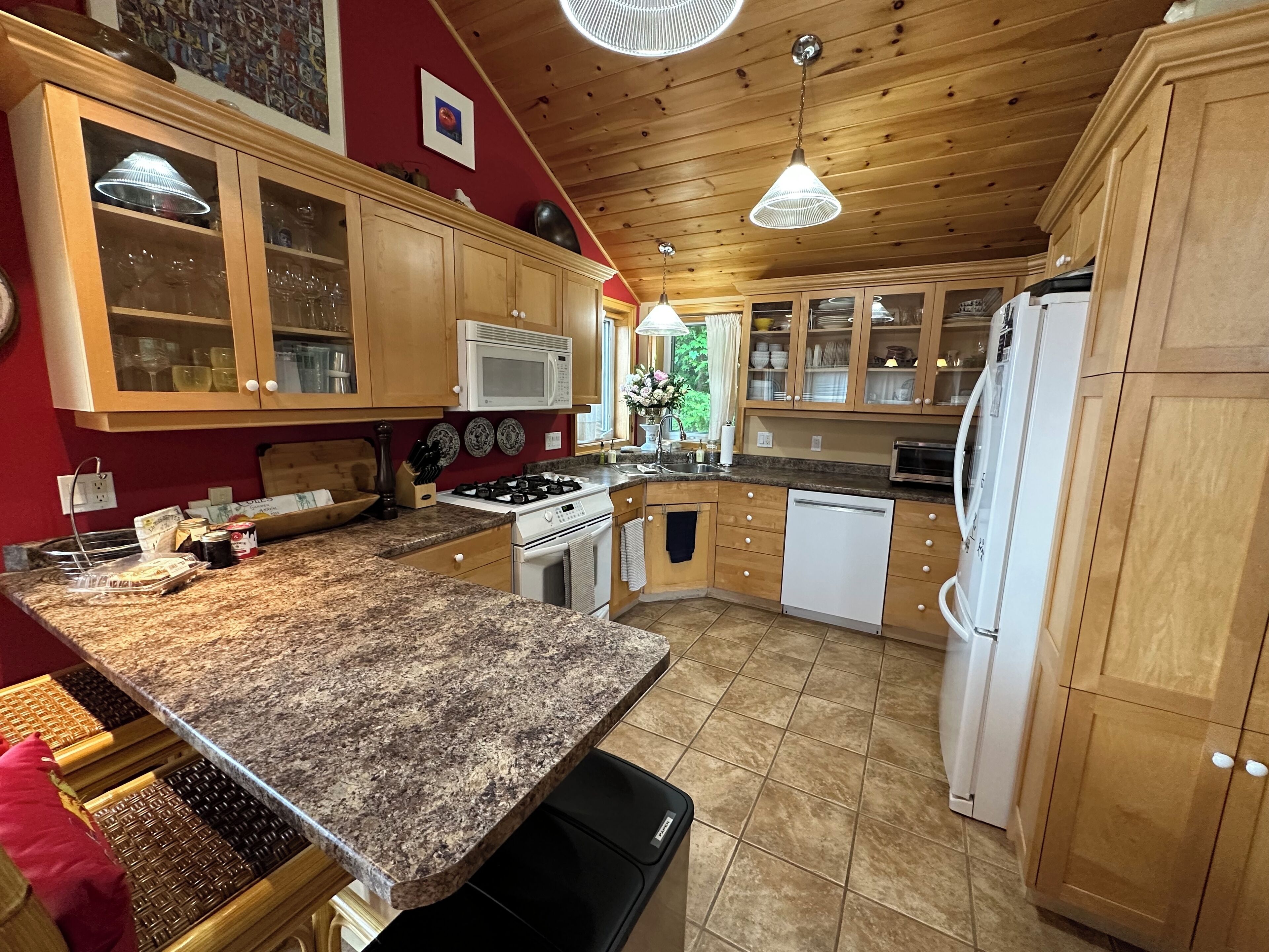 Muskoka lakefront cottage with gorgeous views on Lake Rosseau