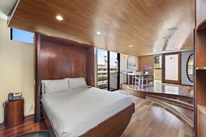 Iron/ironing board, free WiFi, bed sheets - 14 West Boutique Hotel in Laguna Beach (Laguna Beach)