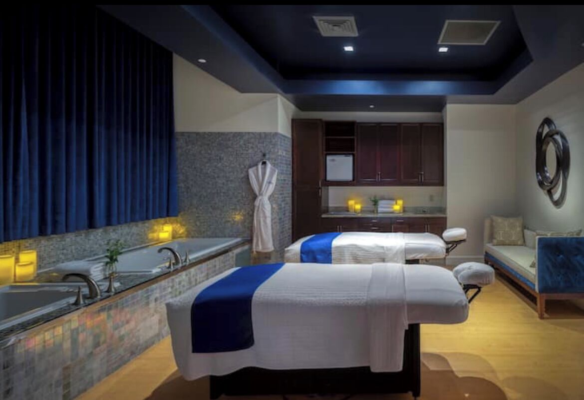 Resort Next to Theme Park  Come Enjoy this Condo!!