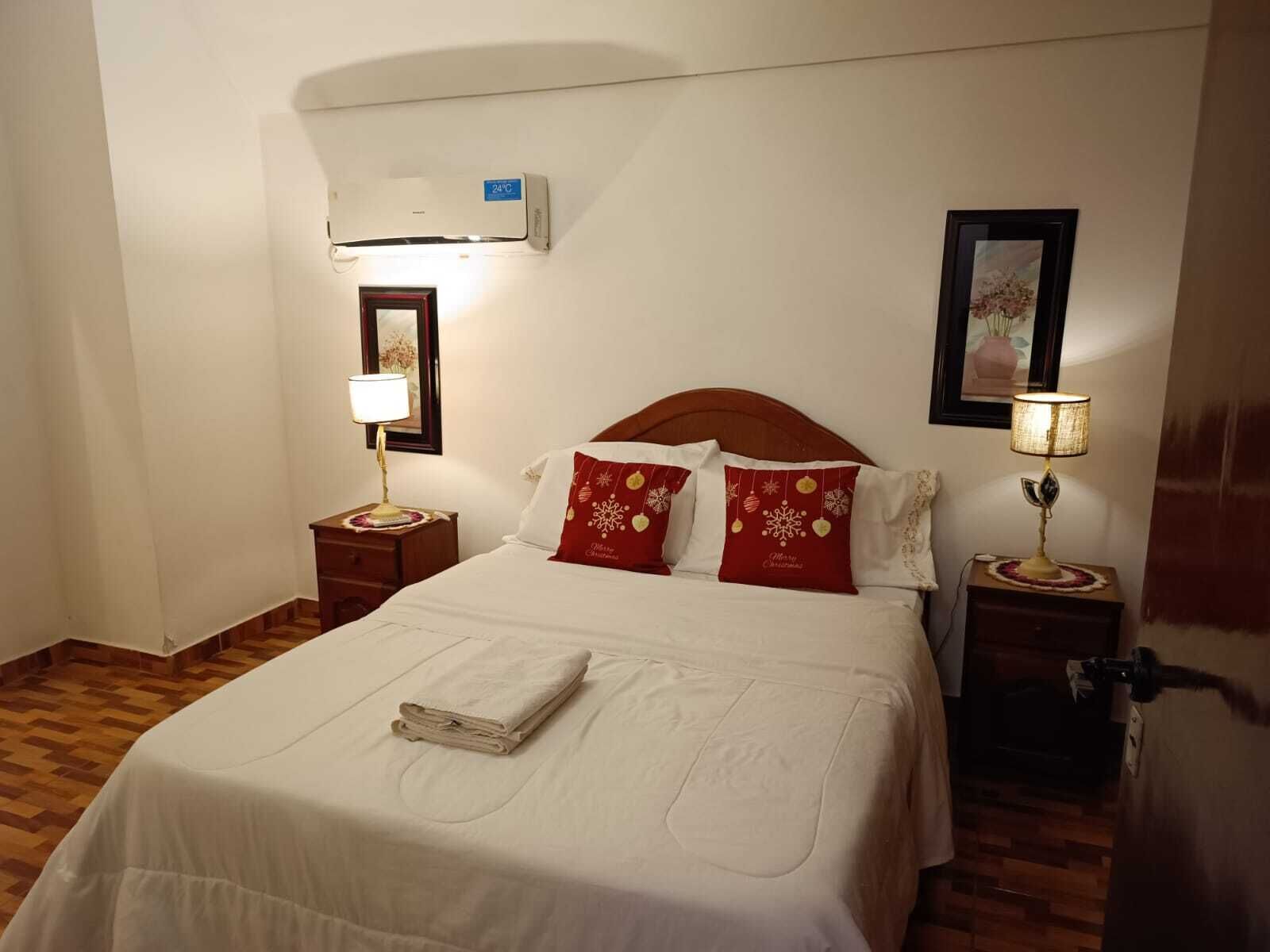 Suite Studio Junior, vue jardin | Literie de qualité supérieure, couette en duvet d'oie, Wi-Fi gratuit