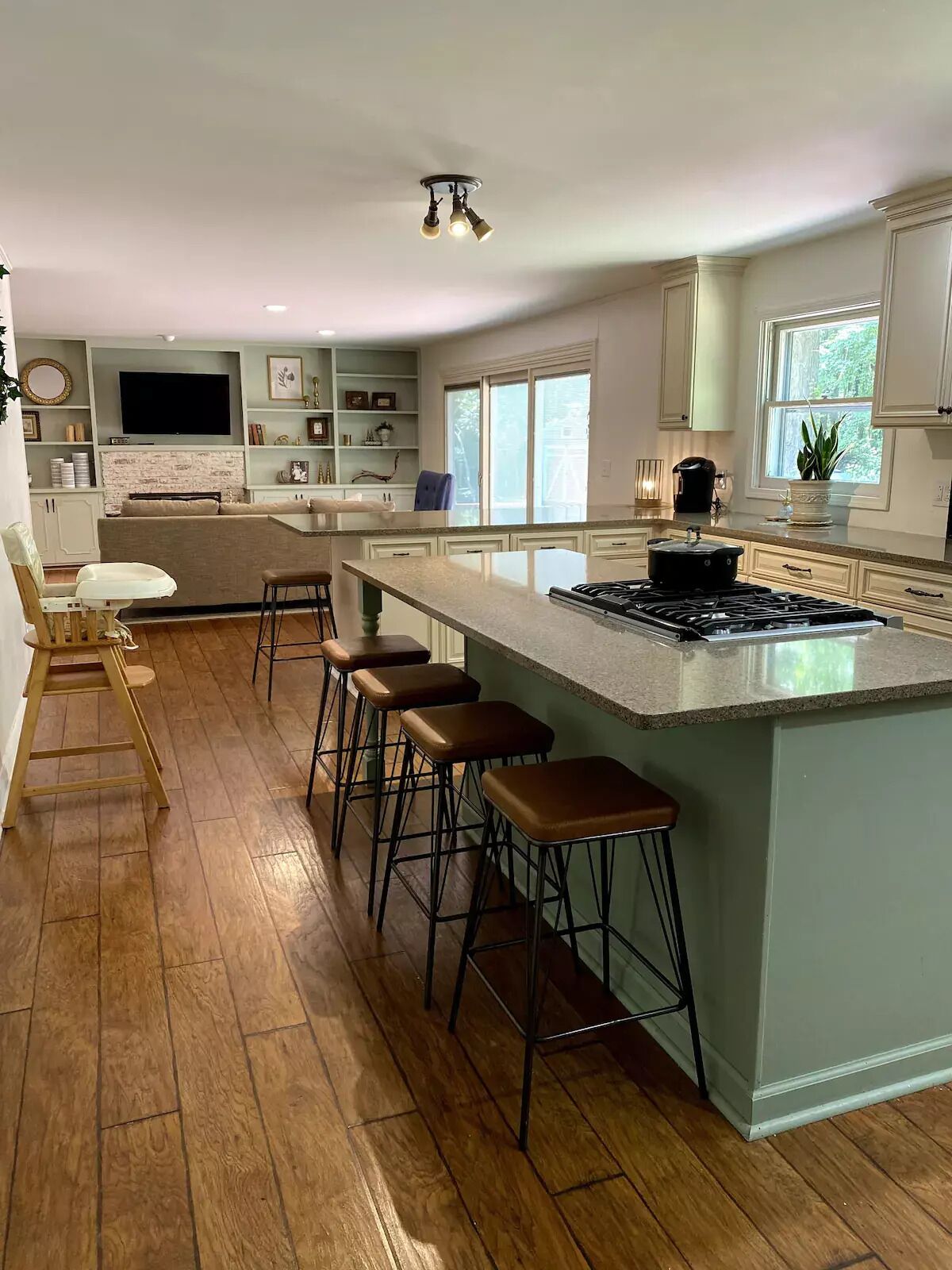 NEW! Large Family Home; Prime Location