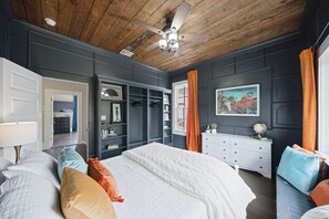 5 bedrooms, desk, iron/ironing board, free WiFi