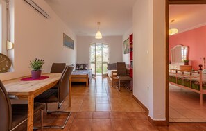 2 bedrooms, free WiFi, bed sheets