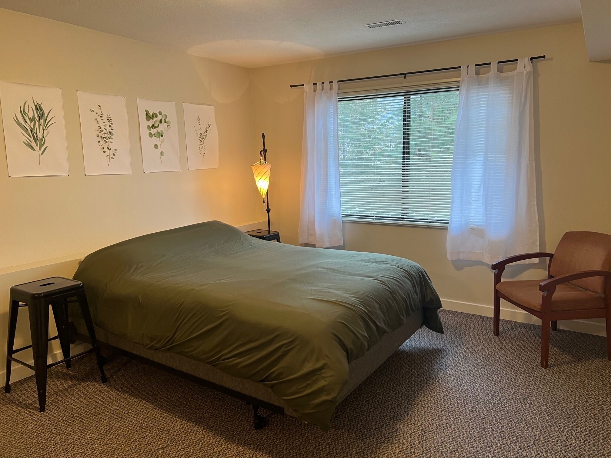 Lakeridge B&B: Beautiful garden suite in wine country, with light breakfast !