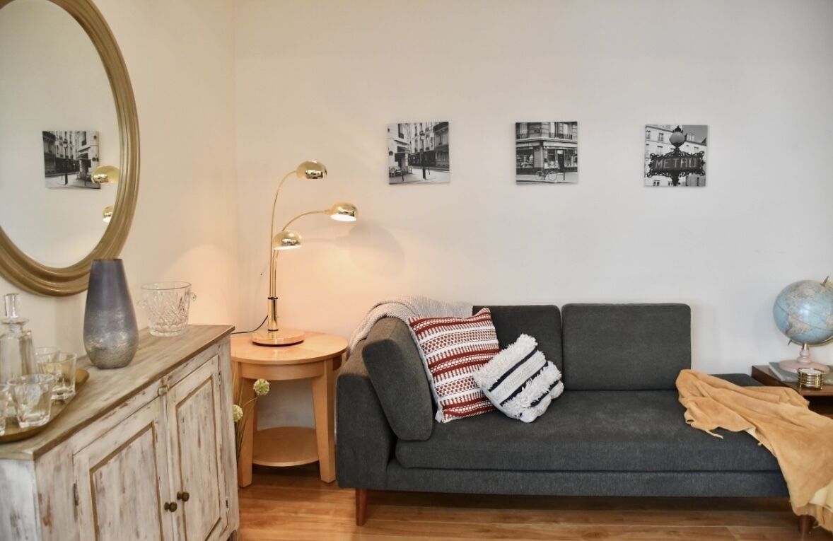 Country home with beautiful views - Dogs OK!