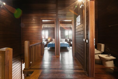 Stylish Rustic Villa - Surf & Golf