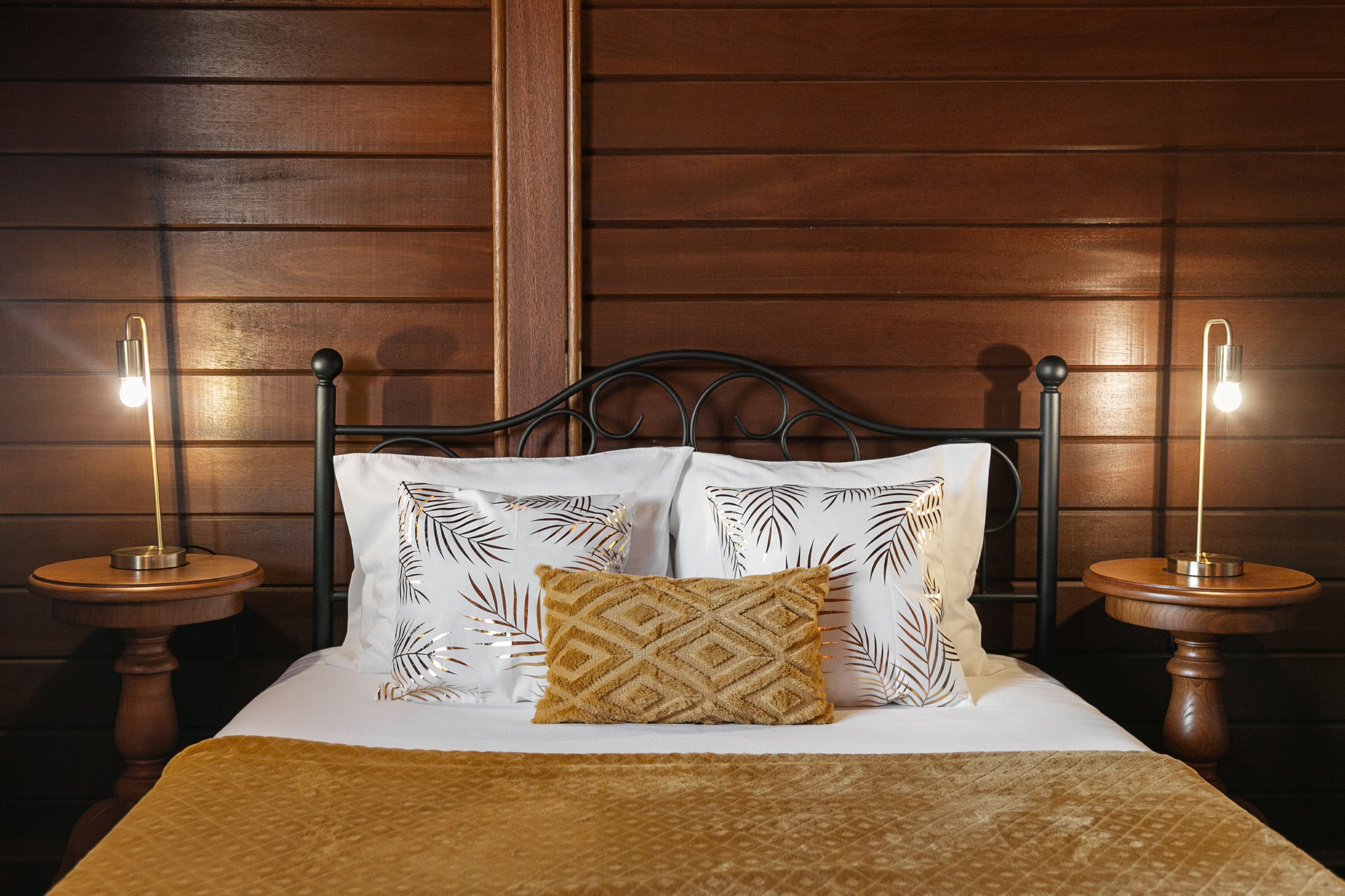 Unique Wooden Cottage- Surf & Golf