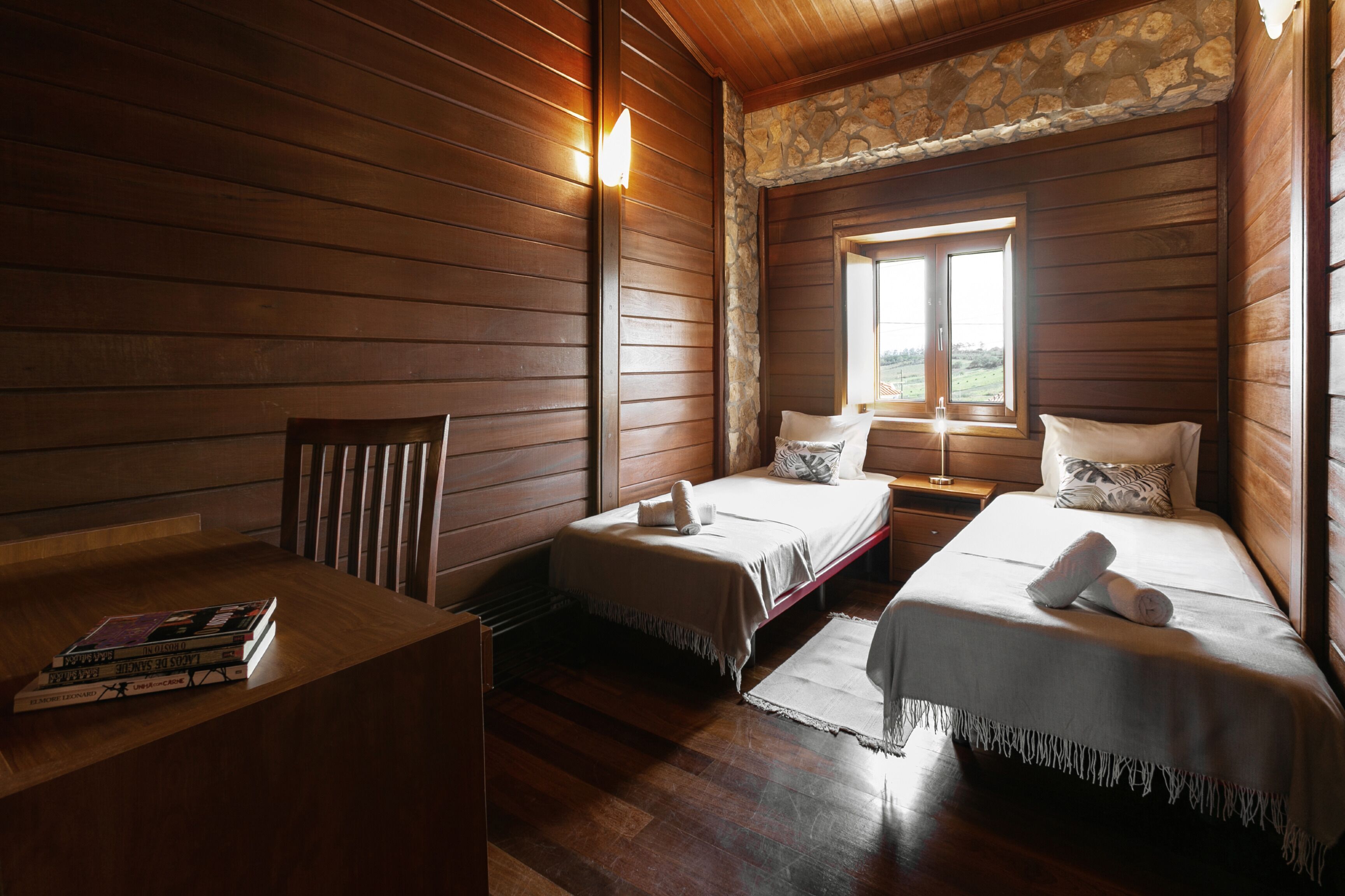 Unique Wooden Cottage- Surf & Golf