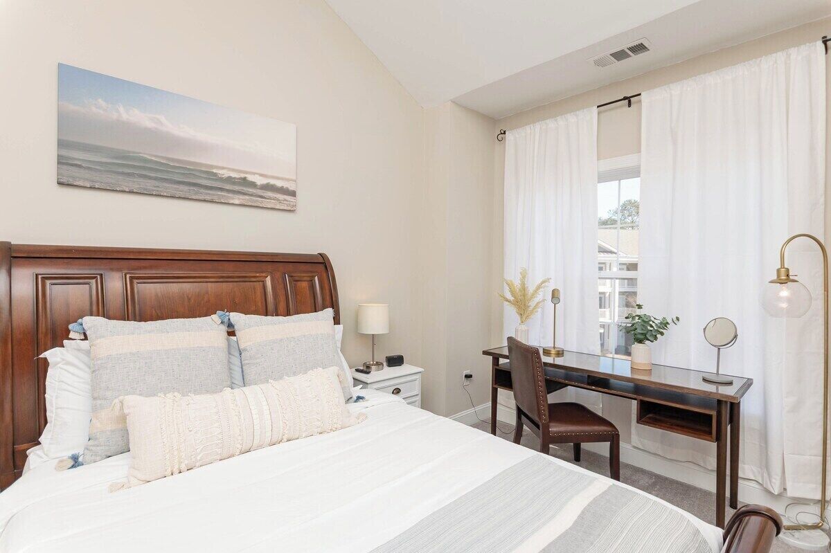 Spacious Condo Near Beach, Golf Course, Pool