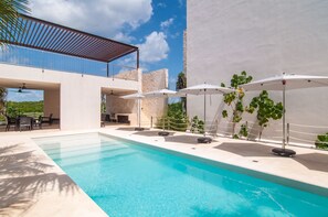 Alberca al aire libre 