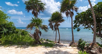 Steps from the Beach Garden Condo