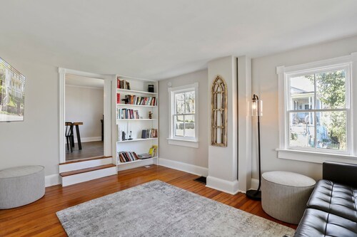 Farmhouse Writer's Retreat in Historic Shepherdstown