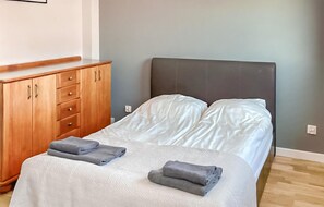 3 habitaciones, cuna de viaje, wifi gratis y ropa de cama 