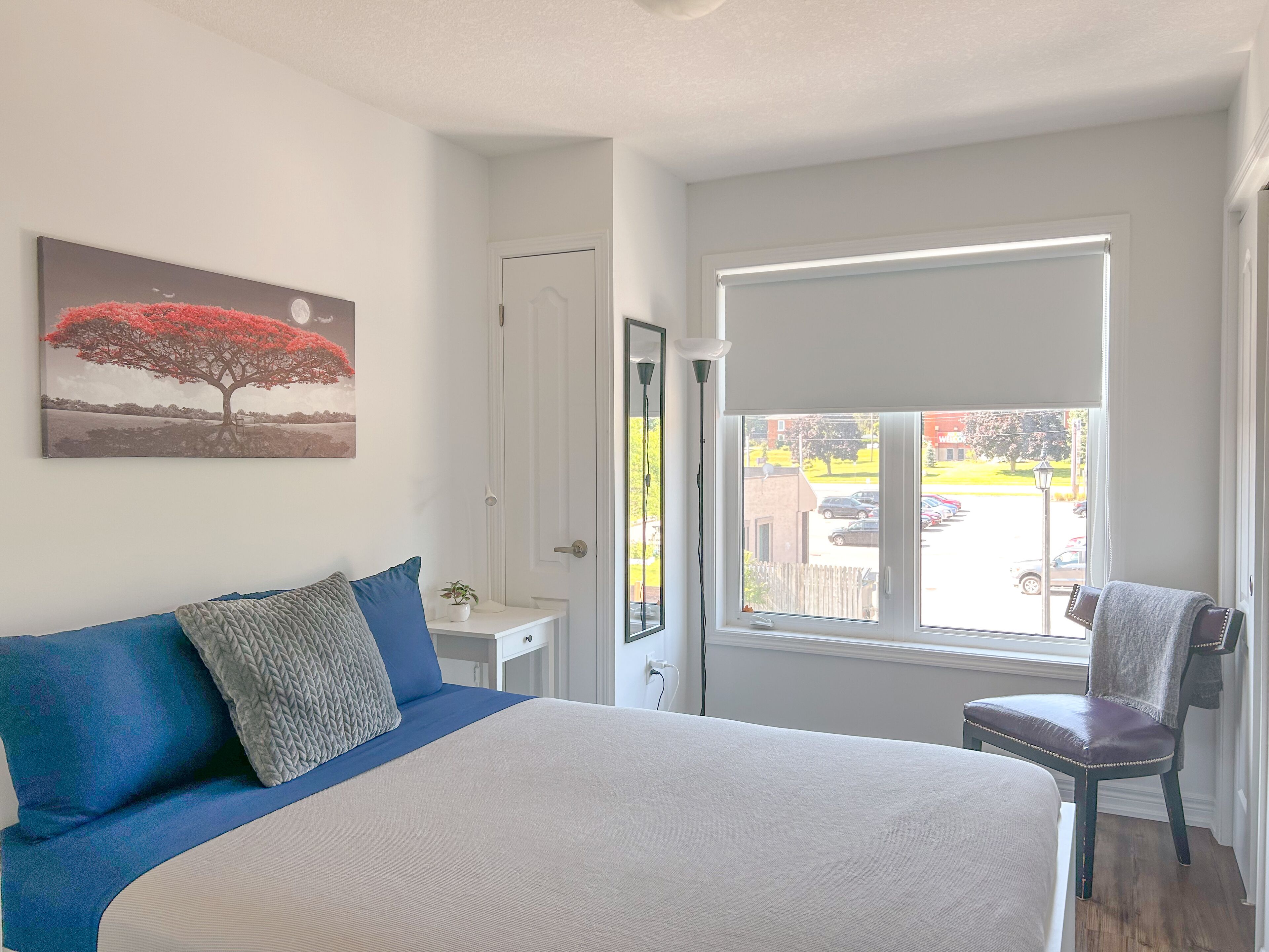 Vineland Townhouse | Wineries | Nature Hikes