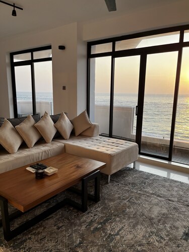 3 Bedroom Sea View Apartment Colombo 6