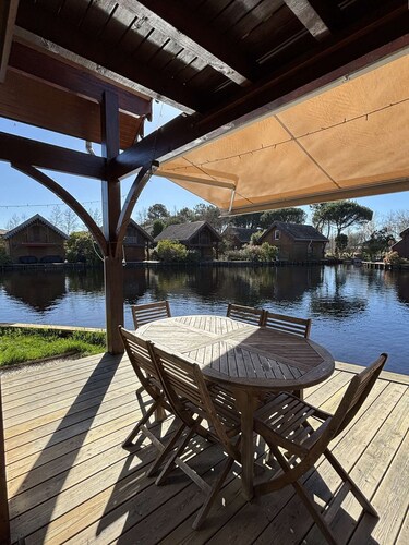 141 - Magnifique chalet pour 6 personnes en bord de lac