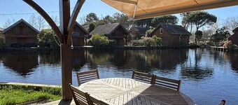 141 - Beautiful chalet for 6 people on the lakeside