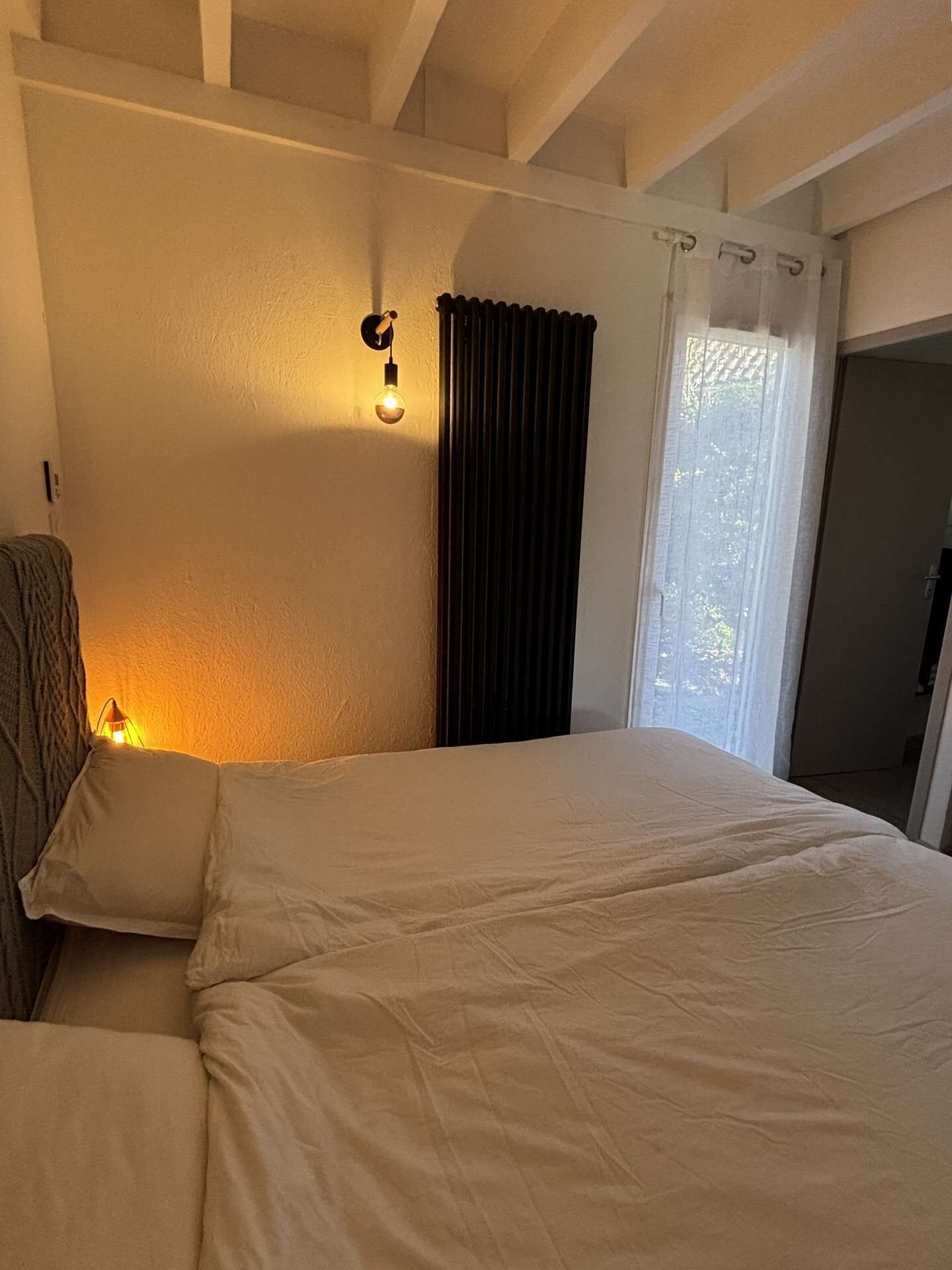 3 室のベッドルーム、WiFi (無料)