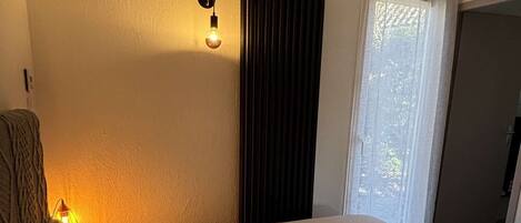 3 室のベッドルーム、WiFi (無料)