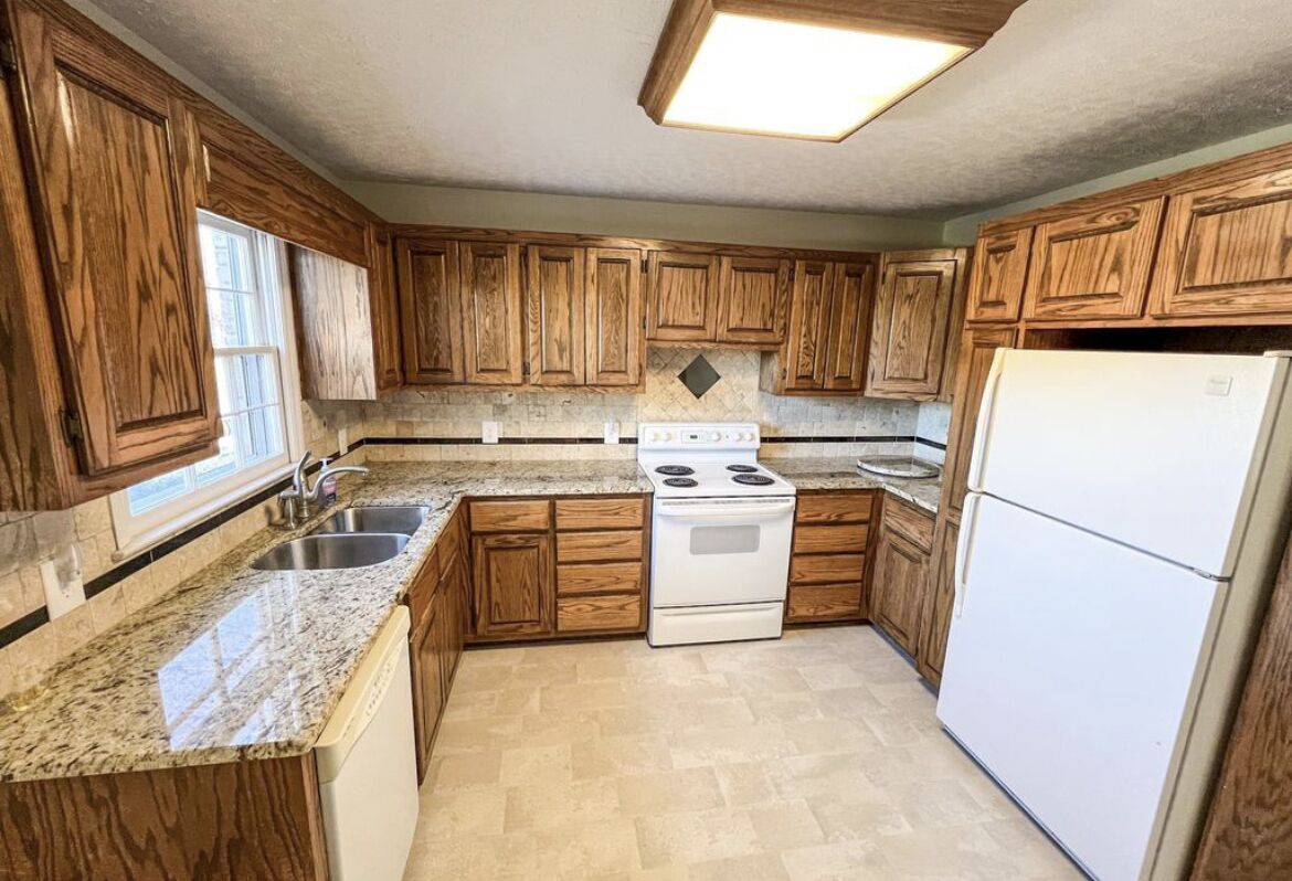 Country Home on 40 tranquil acres.