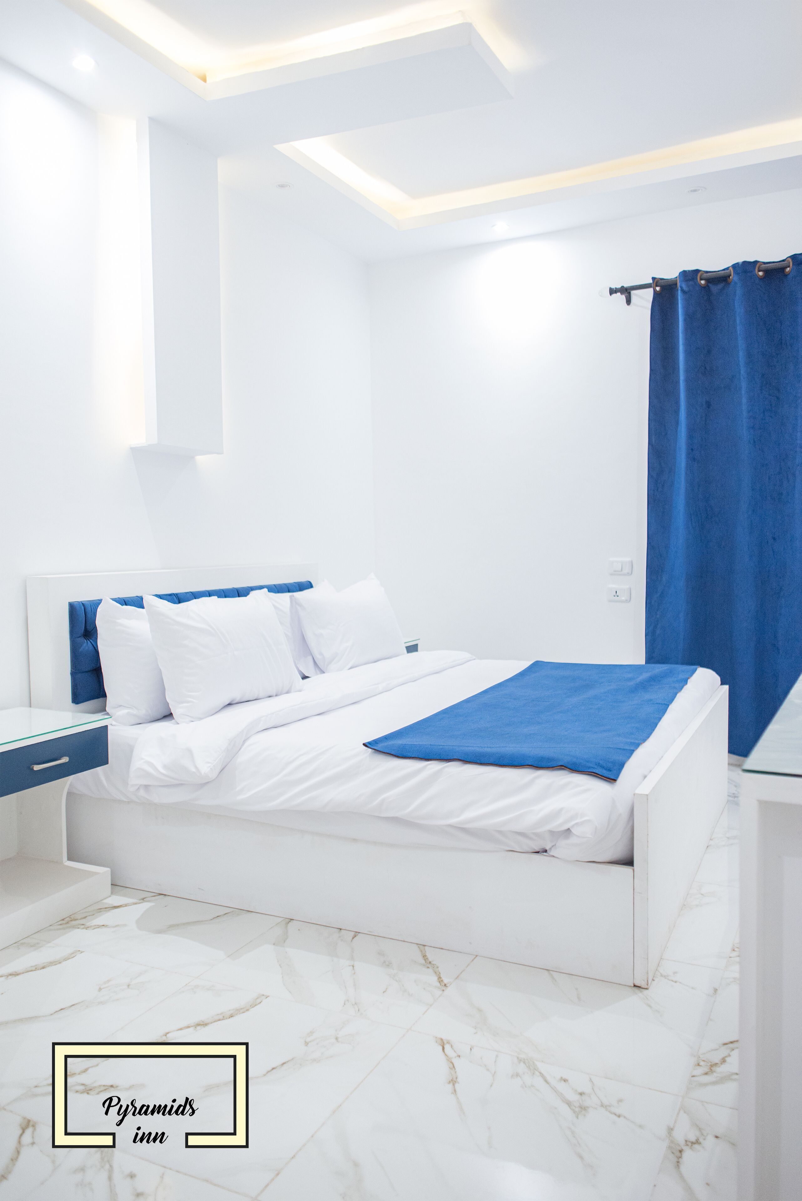 Caja de seguridad en la habitación y decoración personalizada 